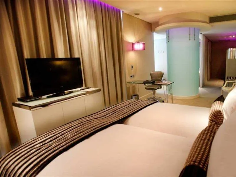 ****  Cape Town Marriott Hotel Crystal Towers South Africa